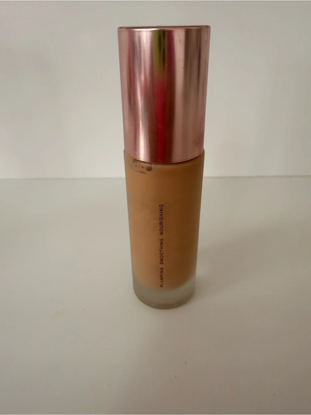 Lawless Forget The Filler Skin-Plumping Line Smoothing Foundation